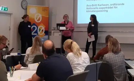 Workshop med ledare och deltagare.